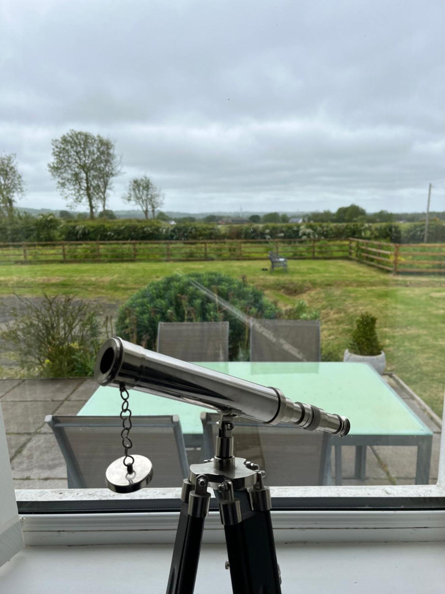 Unique Countryside Stay Dundrod エクステリア 写真