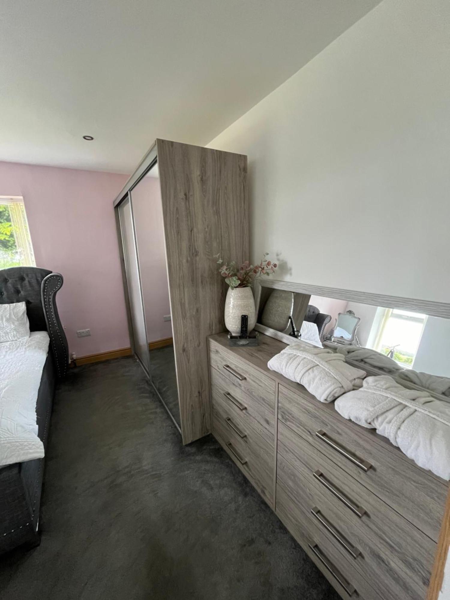 Unique Countryside Stay Dundrod エクステリア 写真